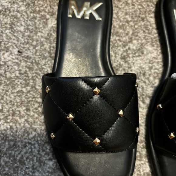 Michael Kors Hayworth Studded Slide Sandal in black size 5.5.  BRAND NEW - Picture 3 of 9
